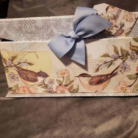 Ornate Keepsake Gift Box - Picture 4 of 5
